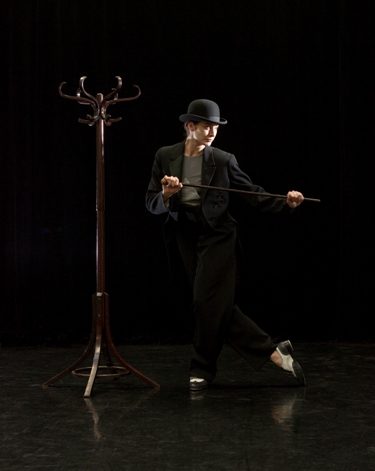 MA GILLOT_MAGdec09-0049r_copyright Anne Deniau_ONP2009.jpg