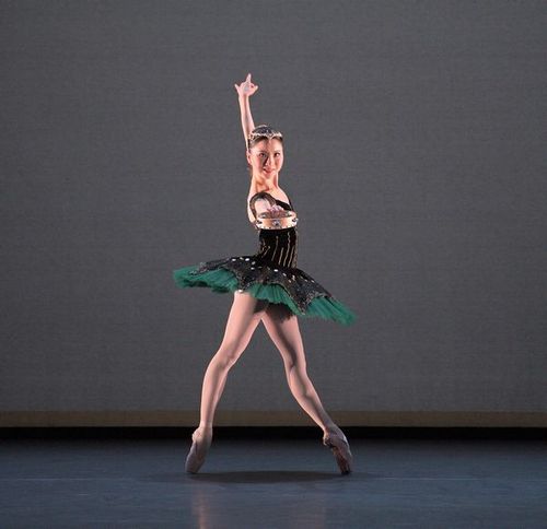 500_trim_Rina Kanehara performing the Esmeralda pas de deux ﾂｩ Laurent Liotardo (2).jpg