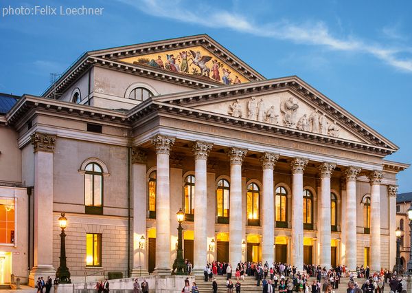 small_credit_Bayerische Staatsoper - Nationaltheater c) Felix Loechner.jpg