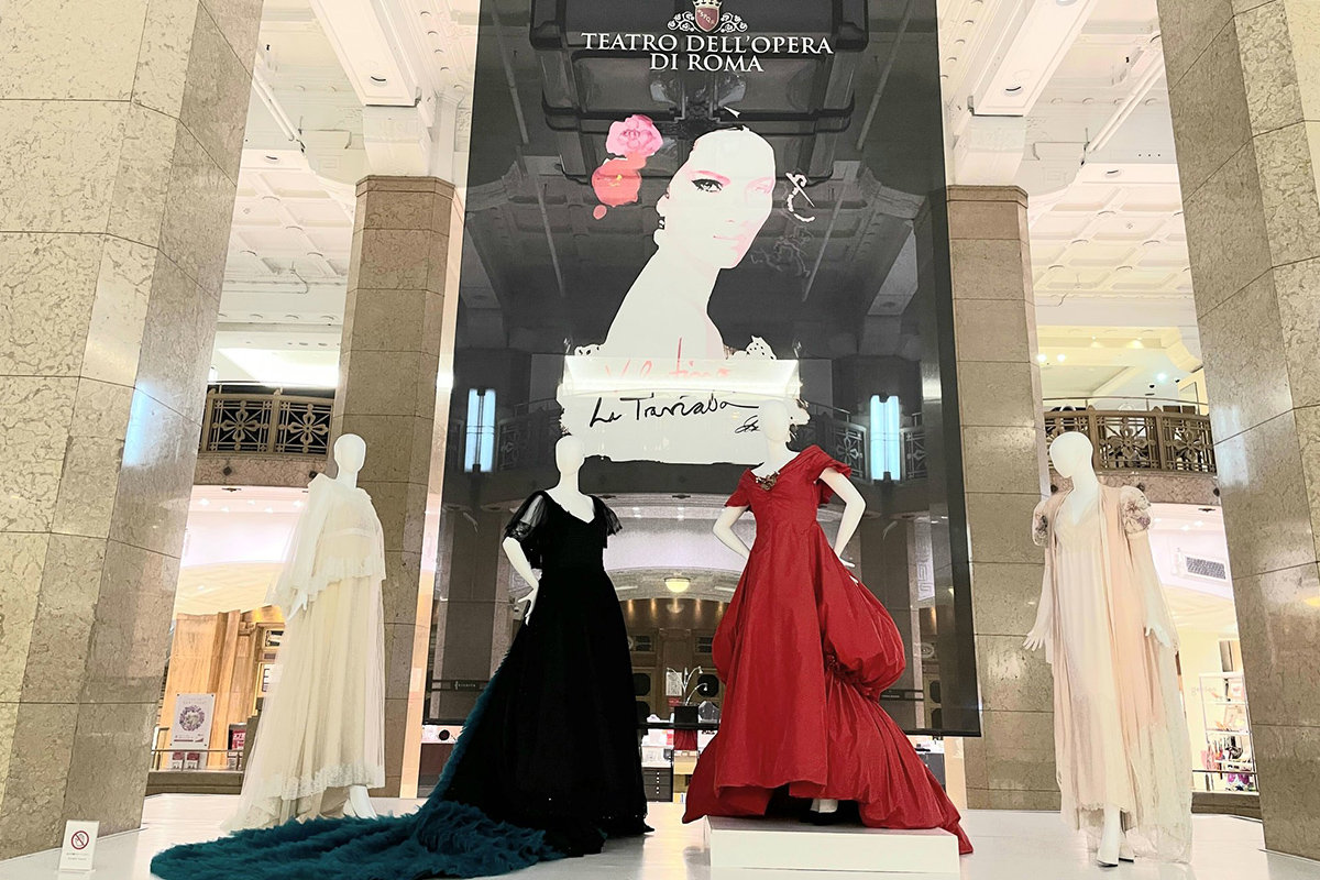 ローマ歌劇場2023年日本公演開催記念 <br>日本橋髙島屋　ヴァレンティノによる『椿姫』衣裳展示、8月22日まで
